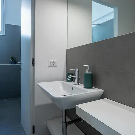 Kramer Apartment *